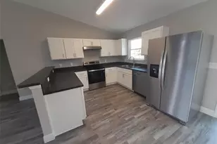 127 Malauka Radial, Ocklawaha, FL 32179 - Photo 3