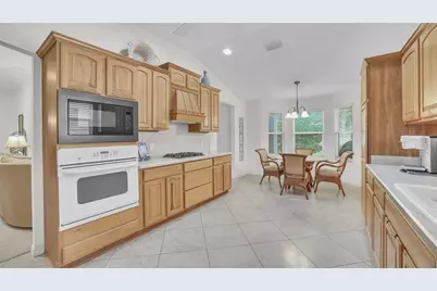 7796 SE 168th Lone Oak Loop, The Villages, FL 32162 - Photo 9