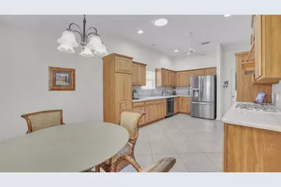7796 SE 168th Lone Oak Loop, The Villages, FL 32162 - Photo 11