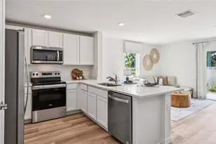 8367 Gower Trl, Wildwood, FL 34785 - Photo 3