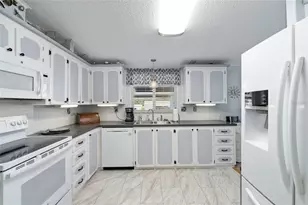 16681 SE 96th Ct, Summerfield, FL 34491 - Photo 15