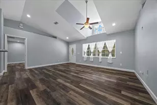 385 E Gamewell Ln, Citrus Springs, FL 34434 - Photo 9