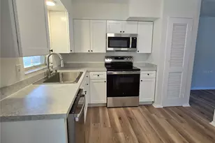 36904 Ridge Rd, Fruitland Park, FL 34731 - Photo 13