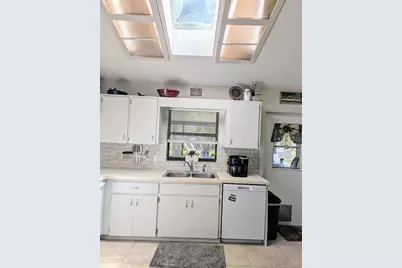 9054 S Tara Point, Floral City, FL 34436 - Photo 5