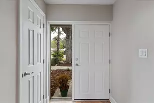 11310 W Bayshore Dr, Crystal River, FL 34429 - Photo 7