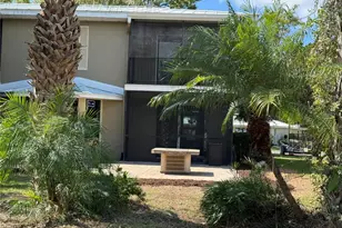 11310 W Bayshore Dr, Crystal River, FL 34429 - Photo 3