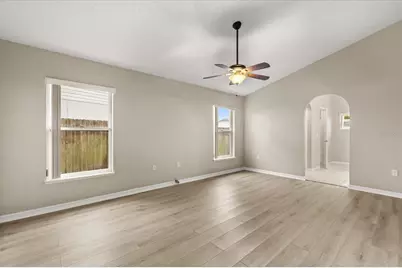 4105 Mendenwood Lane, Orlando, FL 32826 - Photo 7