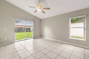4105 Mendenwood Ln, Orlando, FL 32826 - Photo 9