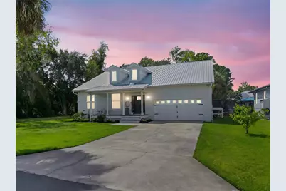 1432 SE 4th Avenue, Crystal River, FL 34429 - Photo 1