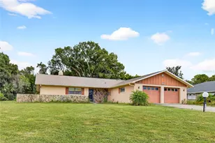 9835 Wedgewood Ln, Leesburg, FL 34788 - Photo 3