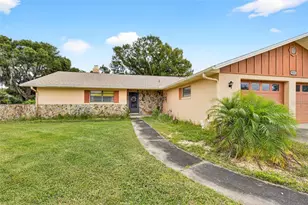 9835 Wedgewood Ln, Leesburg, FL 34788 - Photo 3