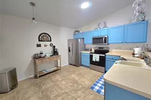 16900 SE 81st Ellerslie Ct, The Villages, FL 32162 - Photo 5