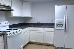 585 Fairways Cir, Ocala, FL 34472 - Photo 7