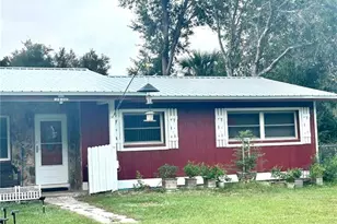 764 NE 13th St, Crystal River, FL 34428 - Photo 3