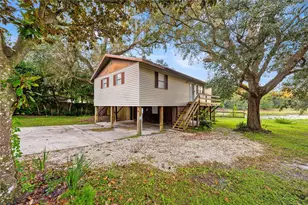 6490 SE 180th Avenue Rd, Ocklawaha, FL 32179 - Photo 1