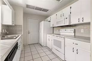 3805 SE 139th St, Summerfield, FL 34491 - Photo 9