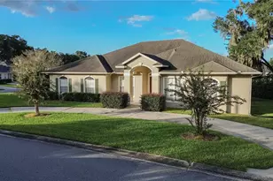 2243 SE Laurel Run Dr, Ocala, FL 34471 - Photo 3