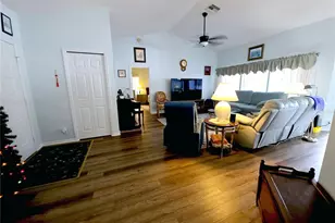 10085 Blackburn St, Spring Hill, FL 34608 - Photo 5