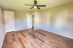 909 Orchid St, Lady Lake, FL 32159 - Photo 11