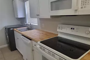 1100 E Caroline St, Tavares, FL 32778 - Photo 7