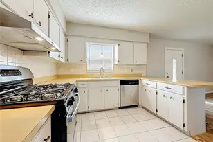 2100 58th St N, Saint Petersburg, FL 33710 - Photo 13