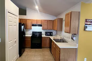 421 NW Helicon Ave NW, Palm Bay, FL 32907 - Photo 7