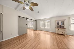 712 Devon Dr, Lady Lake, FL 32159 - Photo 9