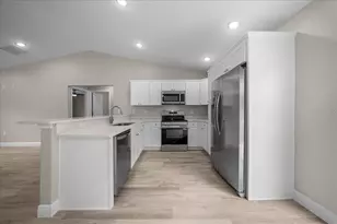 10338 SE 126th Ln, Belleview, FL 34420 - Photo 13