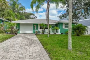 210 Lincoln Ave, New Smyrna Beach, FL 32169 - Photo 1