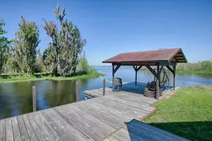 426 NW 5th Rd, Lake Panasoffkee, FL 33538 - Photo 3