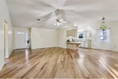 304 Brigadoon Circle, Leesburg, FL 34788 - Photo 9