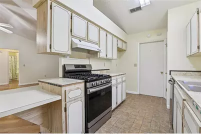 304 Brigadoon Circle, Leesburg, FL 34788 - Photo 15