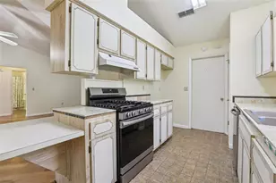 304 Brigadoon Cir, Leesburg, FL 34788 - Photo 15