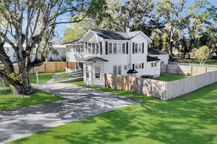 1920 NE 8th Rd, Ocala, FL 34470 - Photo 1