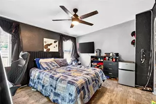 6766 NE 1st Pl, Ocala, FL 34470 - Photo 17