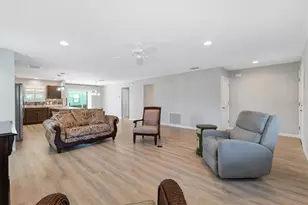 706 Jason Dr, Lady Lake, FL 32159 - Photo 5