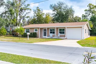 305 NE 1st Avenue, Crystal River, FL 34429 - Photo 1