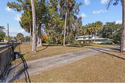 155 S Court Street, Bronson, FL 32621 - Photo 5