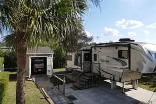 3175 NE 102nd Ave Rd, Silver Springs, FL 34488 - Photo 1