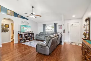 812 Ridge Ave, Wildwood, FL 34785 - Photo 7