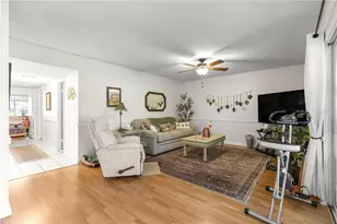 586 Fairways Cir, Ocala, FL 34472 - Photo 17