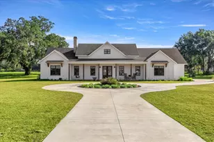 10561 NE 104th Cir, Oxford, FL 34484 - Photo 1