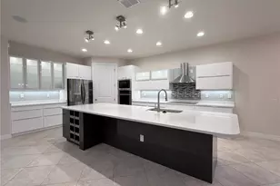 10041 SW 77th Loop, Ocala, FL 34481 - Photo 3