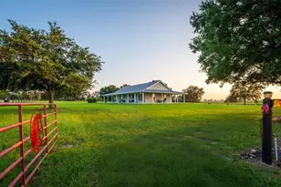 3650 SE 165 Ave, Morriston, FL 32668 - Photo 1