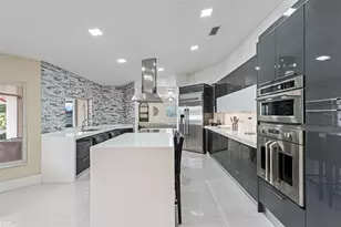 14040 SW 14th St, Miami, FL 33184 - Photo 17