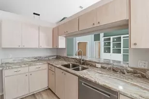 1852 W Ivorywood Dr, Beverly Hills, FL 34465 - Photo 15