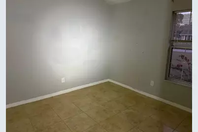 35249 Queens Way, Fruitland Park, FL 34731 - Photo 9