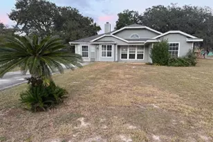 35249 Queens Way, Fruitland Park, FL 34731 - Photo 1