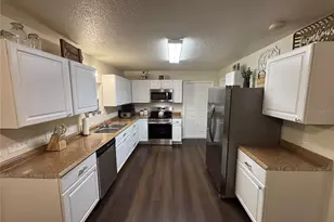 8121 Co Rd 243B, Wildwood, FL 34785 - Photo 7