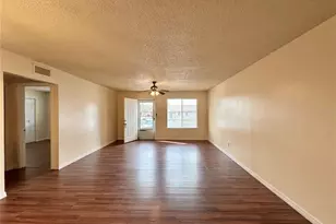 343 E Rosewood Ln, Tavares, FL 32778 - Photo 3